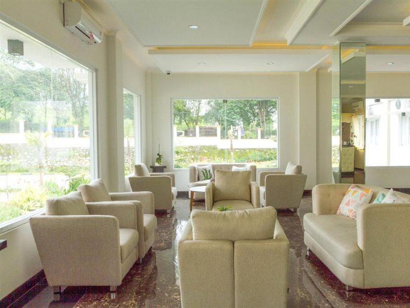 Reddoorz Plus Near Jatinangor Town Square 2 Εξωτερικό φωτογραφία