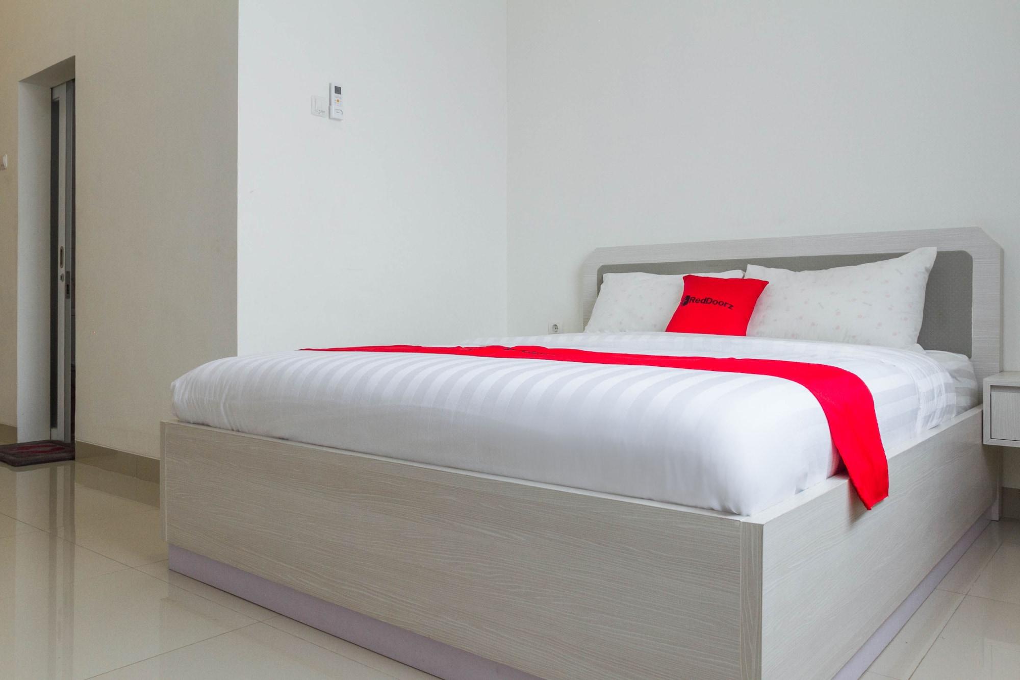 Reddoorz Plus Near Jatinangor Town Square 2 Εξωτερικό φωτογραφία