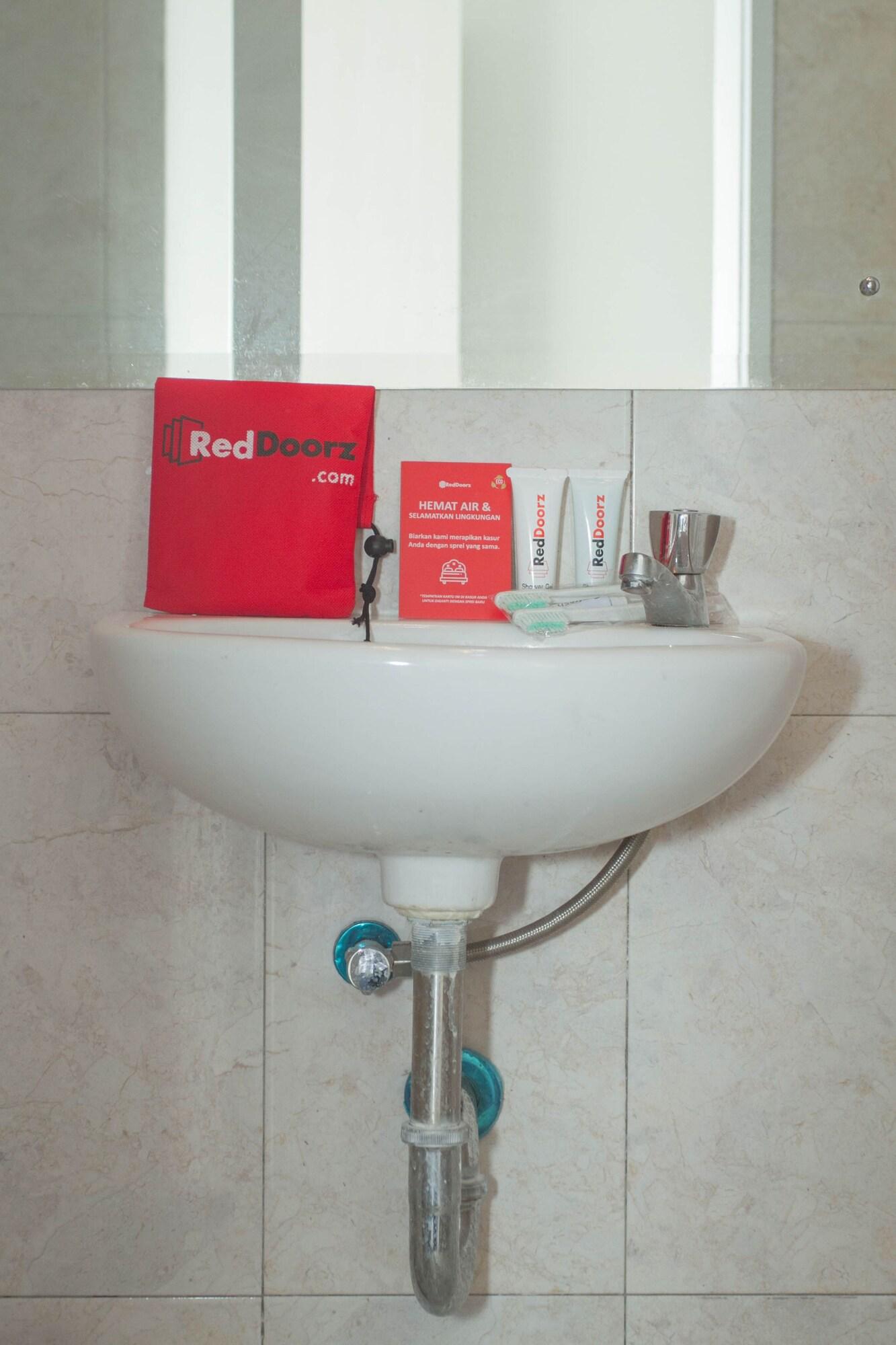 Reddoorz Plus Near Jatinangor Town Square 2 Εξωτερικό φωτογραφία
